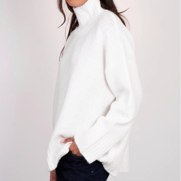 Lyla + Luxe Oliver Mockneck Sweater (AND GWP) - Picture 1 of 11